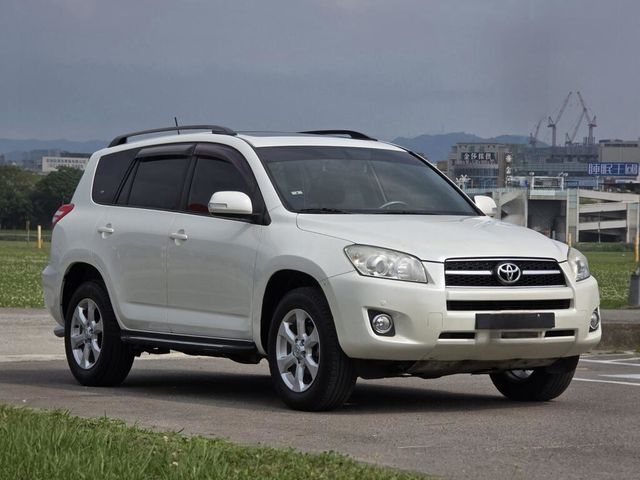 TOYOTA豐田 RAV4  第3張相片