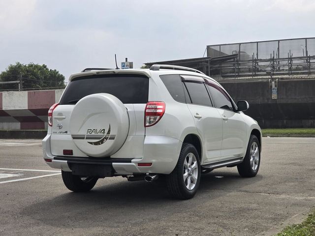 TOYOTA豐田 RAV4  第4張相片