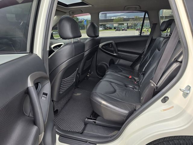 TOYOTA豐田 RAV4  第8張相片