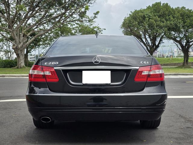 M-BENZ賓士 E200  第5張相片