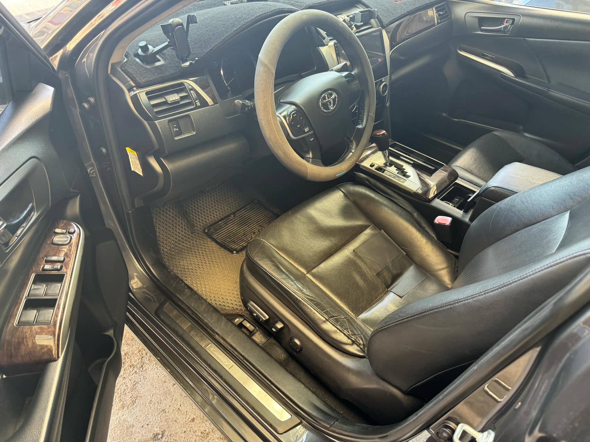 2013 CAMRY 2.5 油電  第6張相片