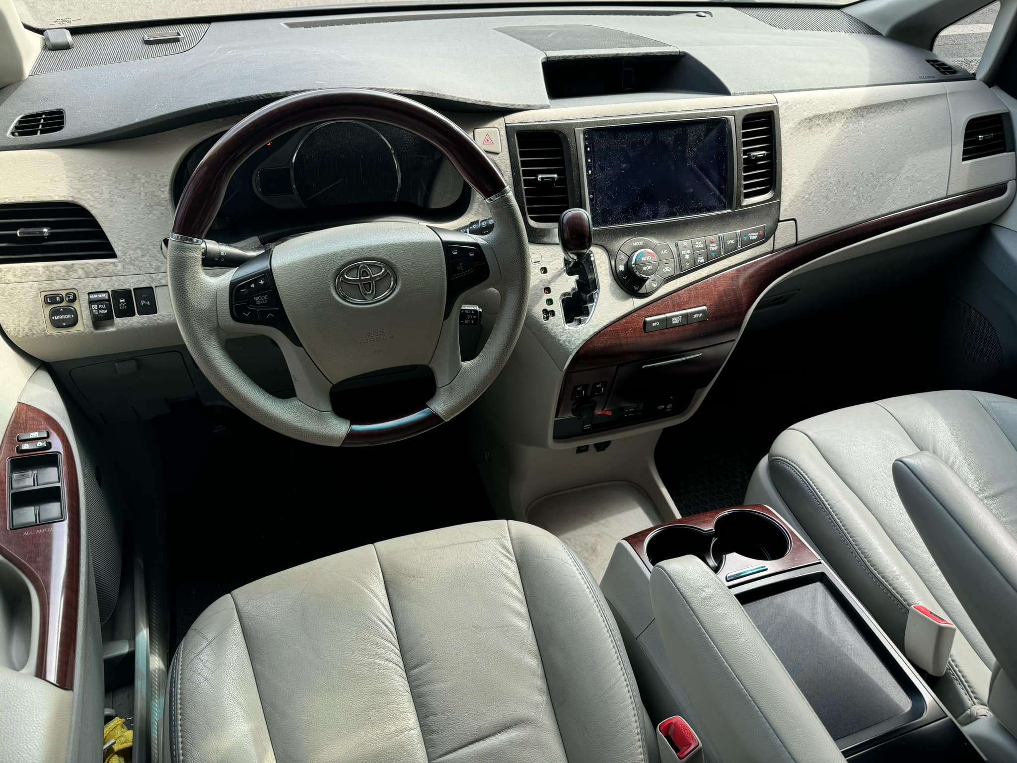 2011 SIENNA 3.5 LIMITED  第5張相片