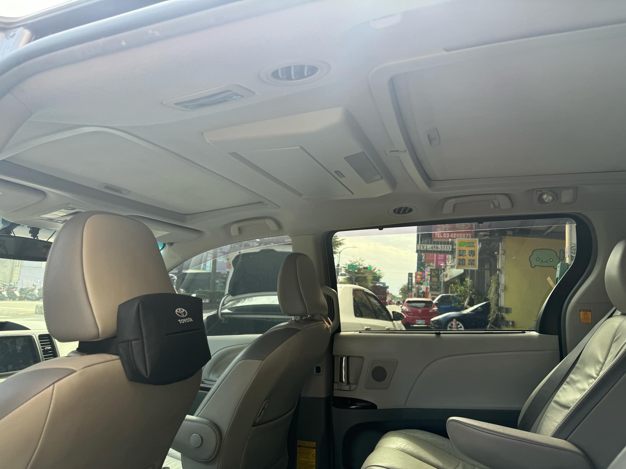 2011 SIENNA 3.5 LIMITED  第9張相片