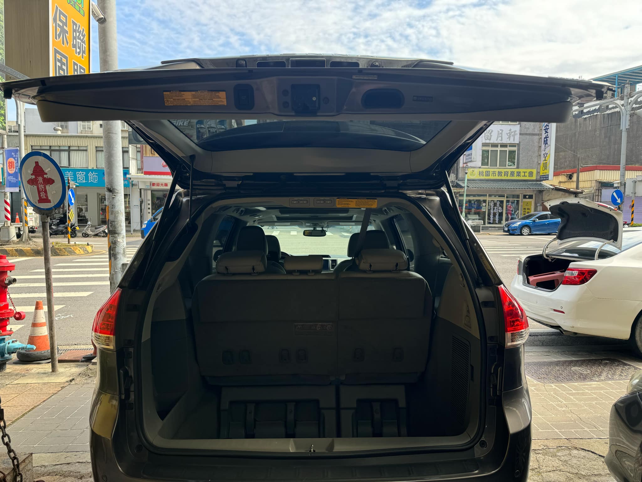 2011 SIENNA 3.5 LIMITED  第11張相片