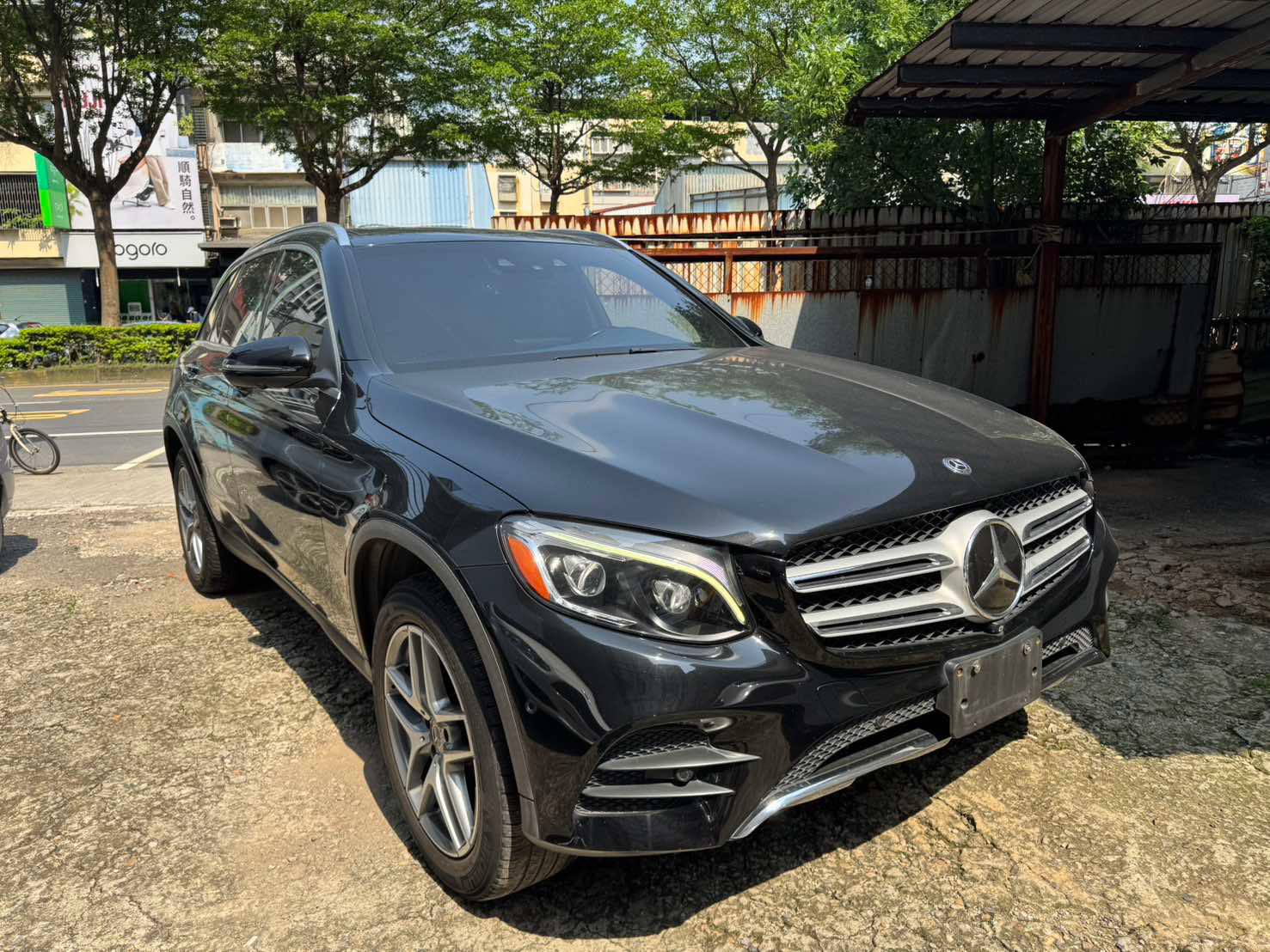 2017 GLC300 AMG 23P  第2張相片
