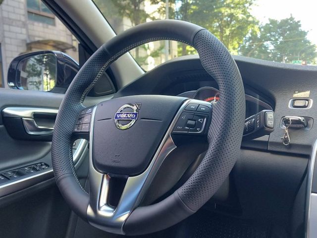 V60 Cross Country旗艦型~性能跑旅~190匹馬力~新車價212~現在3折價即可入主  第6張相片