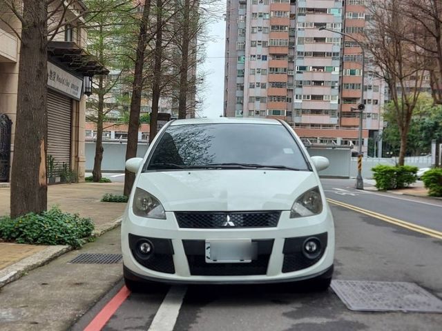 io版~女用一手車~省油好開~優質代步車!!!  第2張相片