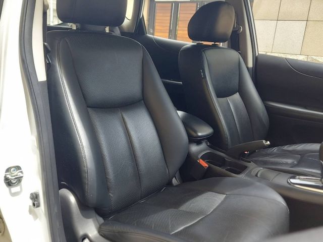 優質代步車~原鈑件  大空間~可全貸!!!  第7張相片