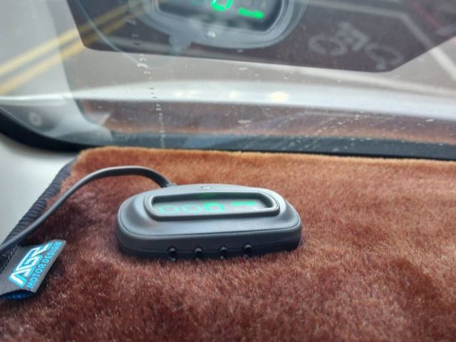 女用一手車~影音旗艦型~雙電滑門 天窗~原鈑件~車況佳!!!  第11張相片