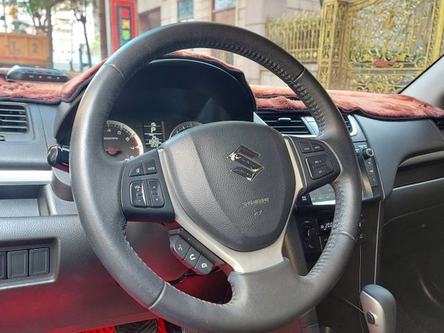 2015年式1.2 GLX版本~里程8萬5少跑~i-key 摸門 定速~好開省油!!!  第6張相片