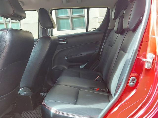 2015年式1.2 GLX版本~里程8萬5少跑~i-key 摸門 定速~好開省油!!!  第9張相片