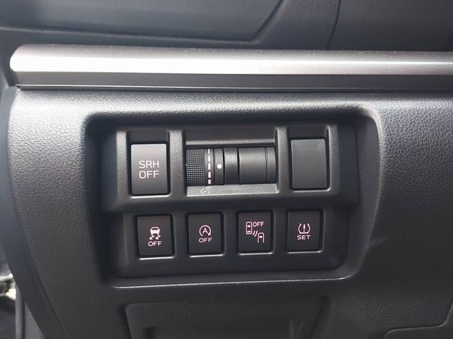 i-S ES版本~里程7萬少跑~原鈑件 天窗 盲點 電動椅...~實車在店  第12張相片