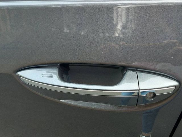 摸門 i-key  定速 影音導航  ~里程8萬4少跑 實車在店!!!  第15張相片