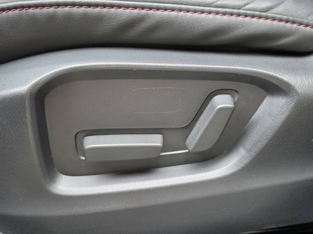 質感內裝~都在原廠保養~原鈑一手車!!!  第15張相片