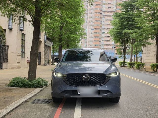 質感內裝~都在原廠保養~原鈑一手車!!!  第2張相片