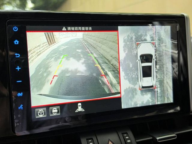 油電旗艦型~里程3萬8少跑~實車在店  車況優!!  第14張相片
