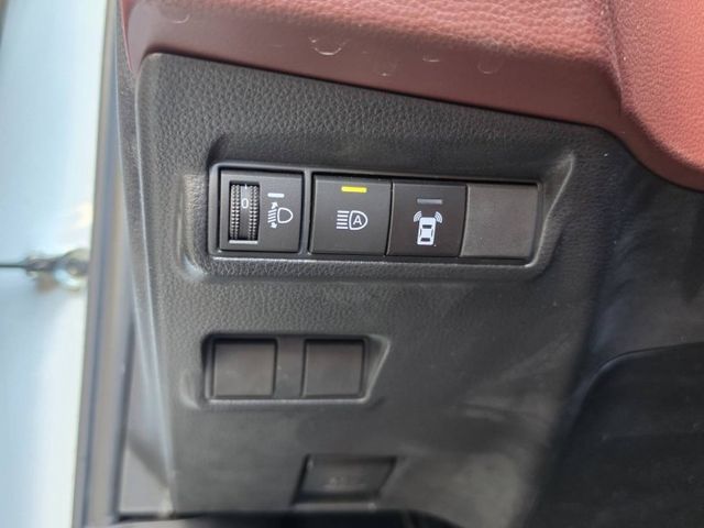 原廠保固中~實車在店  第12張相片