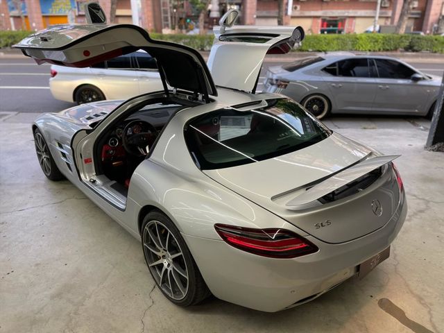 2010年SLS AMG  總代理  第19張相片