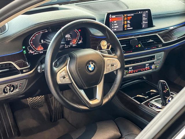 BMW 740LI  第9張相片