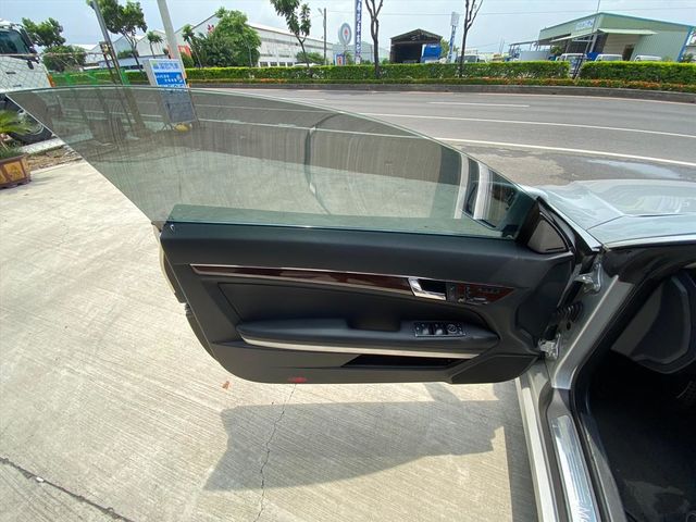 2009E350 AMG  第10張相片