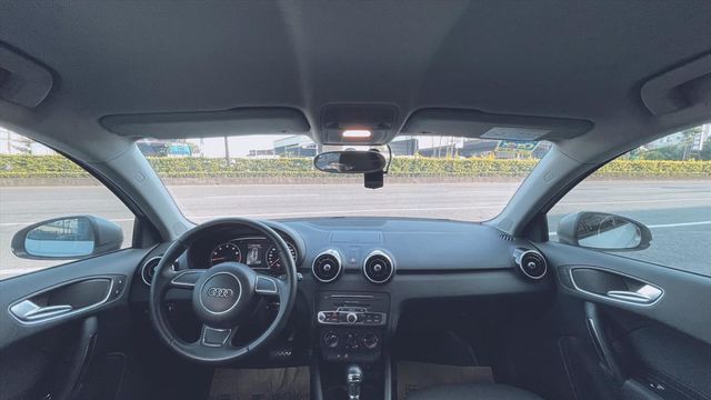 2015  A1 省油省稅金 只跑4萬  第17張相片