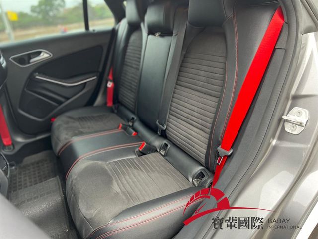 紅色安全帶 倒車顯影 電動記憶座椅  第8張相片