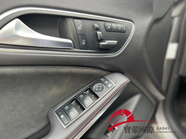 紅色安全帶 倒車顯影 電動記憶座椅  第11張相片