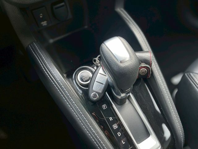 全車原版件！頂規、３６０度環景、盲點、僅跑5萬公里！  第9張相片