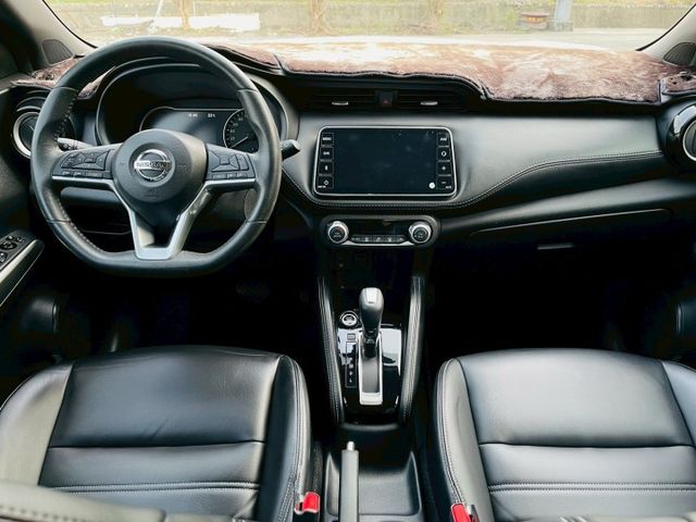 全車原版件！頂規、３６０度環景、盲點、僅跑5萬公里！  第12張相片