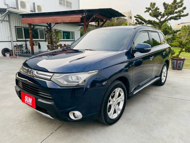在地車！全車原版件！I-KEY、安卓機、倒車顯影、衛星導航  第1張相片