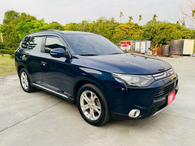 在地車！全車原版件！I-KEY、安卓機、倒車顯影、衛星導航  第3張相片