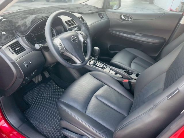 僅跑1萬多公里！新車保固中．．．原版鍵、頂規、I-KEY、定速、盲點、倒車顯影  第4張相片