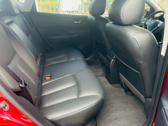 僅跑1萬多公里！新車保固中．．．原版鍵、頂規、I-KEY、定速、盲點、倒車顯影  第14張相片
