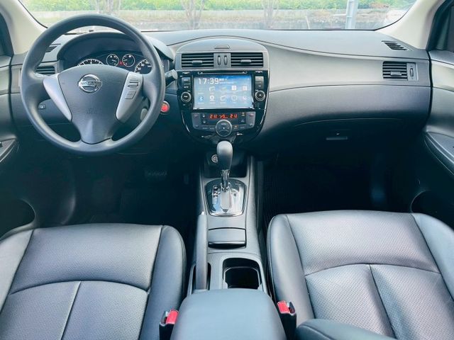 小車大空間 優質代步車 I-KEY  定速 恆溫空調 光感應自動頭燈  第7張相片