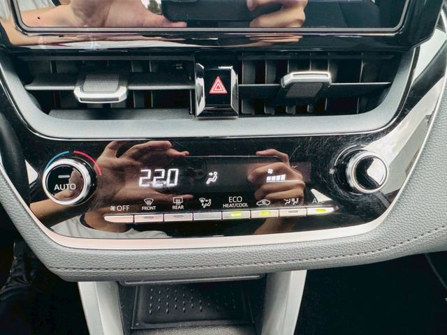 全車原版件、 I-KEY 、定速 、光感應頭燈 、 ACC主動跟車系統、 AEB自動緊急煞車系統、 車道維持輔助系統  第10張相片