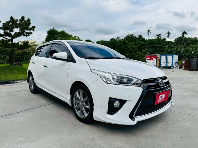 不敗經典小車  一年跑不到一萬公里✅I-KEY ✅恆溫空調✅兒童安全鎖✅導航✅藍芽✅倒車影像✅音響快撥鍵  第3張相片