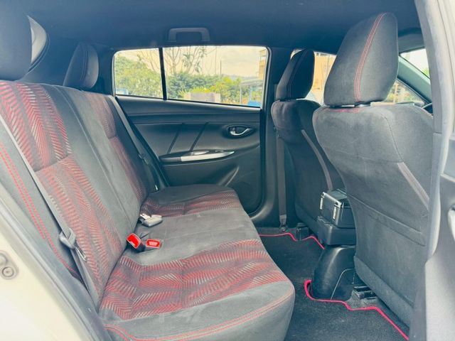 不敗經典小車  一年跑不到一萬公里✅I-KEY ✅恆溫空調✅兒童安全鎖✅導航✅藍芽✅倒車影像✅音響快撥鍵  第12張相片
