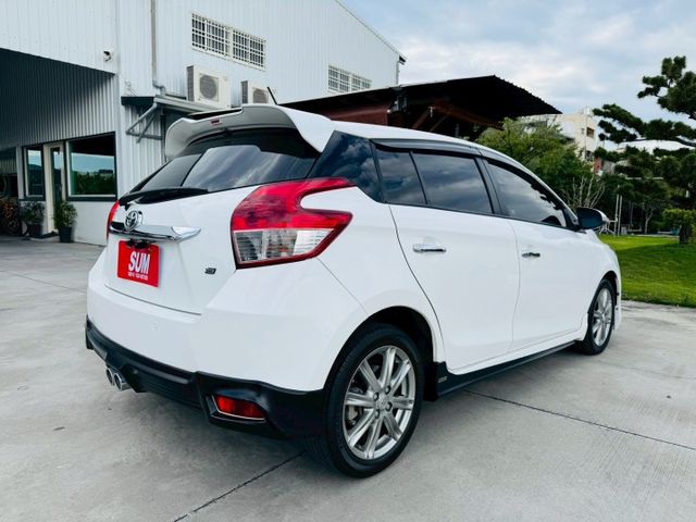 不敗經典小車  一年跑不到一萬公里✅I-KEY ✅恆溫空調✅兒童安全鎖✅導航✅藍芽✅倒車影像✅音響快撥鍵  第15張相片