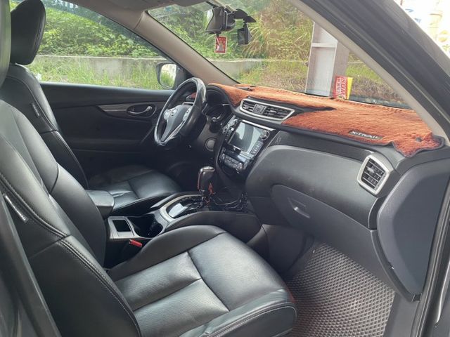 X-TRAIL  第8張相片