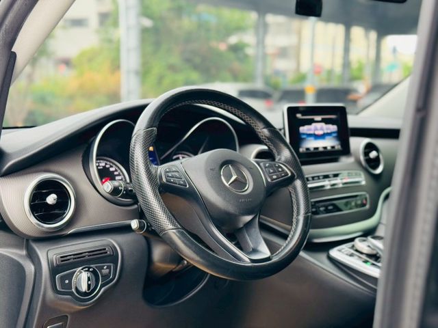 V250D、自用一手車、全車原版件、八人座、定速巡航、電動尾門、電動側滑門 、ISOFIT  第6張相片