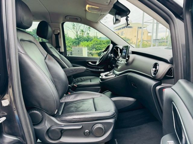 V250D、自用一手車、全車原版件、八人座、定速巡航、電動尾門、電動側滑門 、ISOFIT  第10張相片
