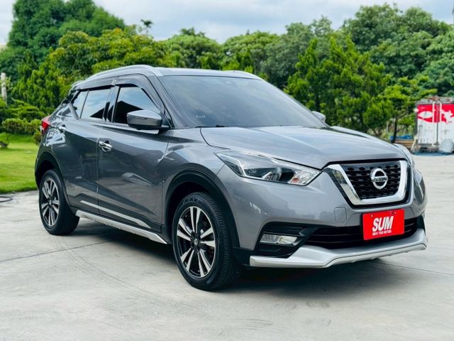 智行旗艦版、僅跑4萬公里、全車原版件、一手車女用車、環景系統、全原廠保養  第3張相片