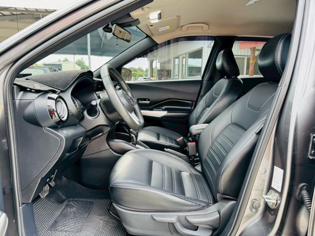 智行旗艦版、僅跑4萬公里、全車原版件、一手車女用車、環景系統、全原廠保養  第4張相片