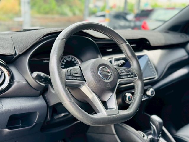 智行旗艦版、僅跑4萬公里、全車原版件、一手車女用車、環景系統、全原廠保養  第5張相片