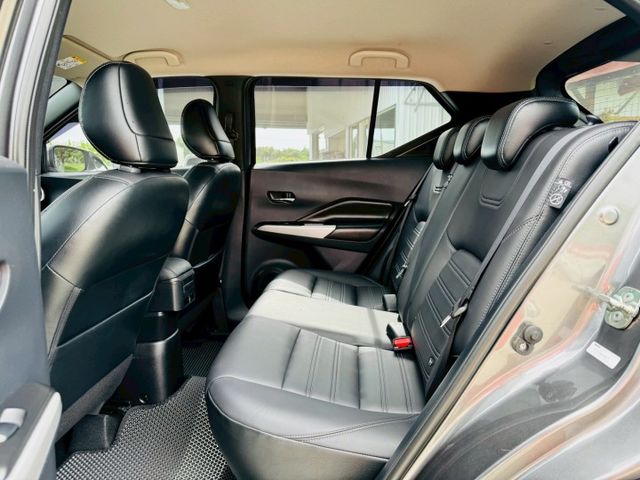 智行旗艦版、僅跑4萬公里、全車原版件、一手車女用車、環景系統、全原廠保養  第9張相片