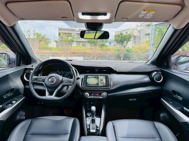 智行旗艦版、僅跑4萬公里、全車原版件、一手車女用車、環景系統、全原廠保養  第12張相片