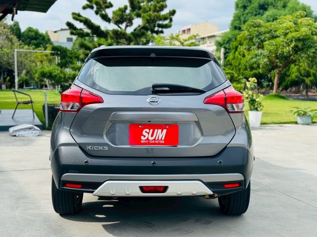 智行旗艦版、僅跑4萬公里、全車原版件、一手車女用車、環景系統、全原廠保養  第16張相片