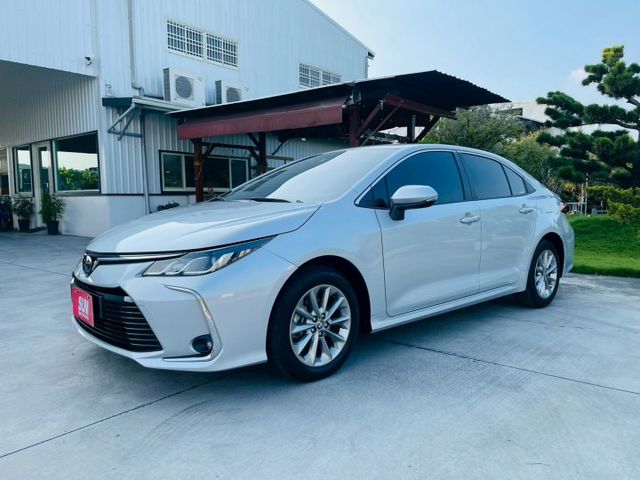 國民神車 全車原版件  方向盤快控鍵 定速 光感應頭燈  ACC 車道偏離警示系統  AEB自動緊急煞車系 ISOFIX  第1張相片