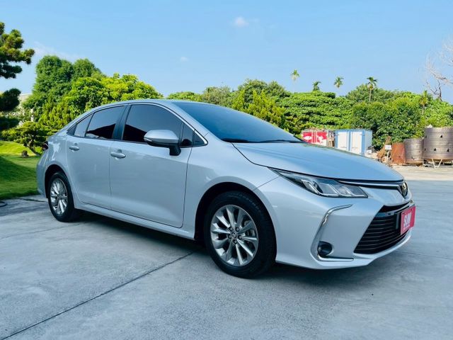 國民神車 全車原版件  方向盤快控鍵 定速 光感應頭燈  ACC 車道偏離警示系統  AEB自動緊急煞車系 ISOFIX  第3張相片