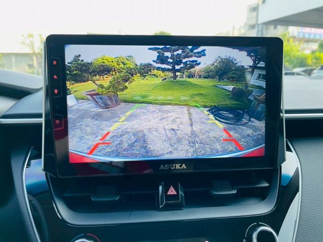 國民神車 全車原版件  方向盤快控鍵 定速 光感應頭燈  ACC 車道偏離警示系統  AEB自動緊急煞車系 ISOFIX  第9張相片